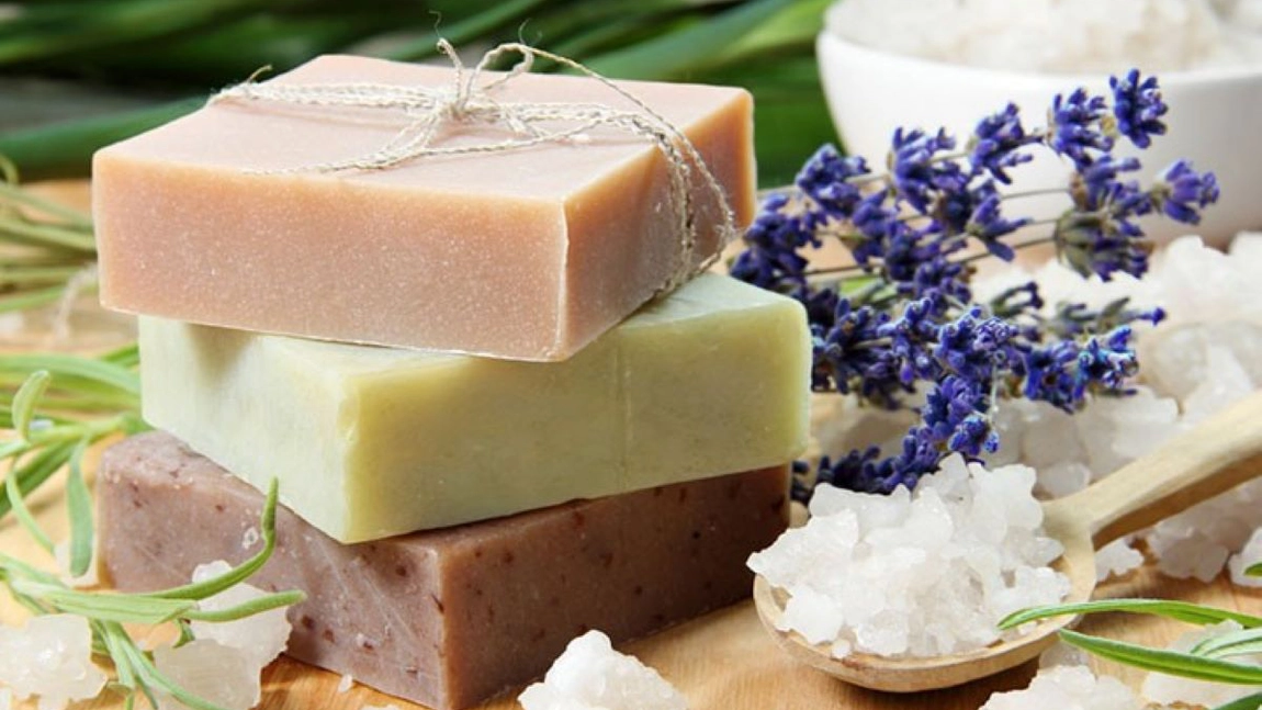 Ce trebuie să știm când utilizăm un săpun natural. Iată cum îl alegi dacă pielea ta are nevoie de îngrijire specială