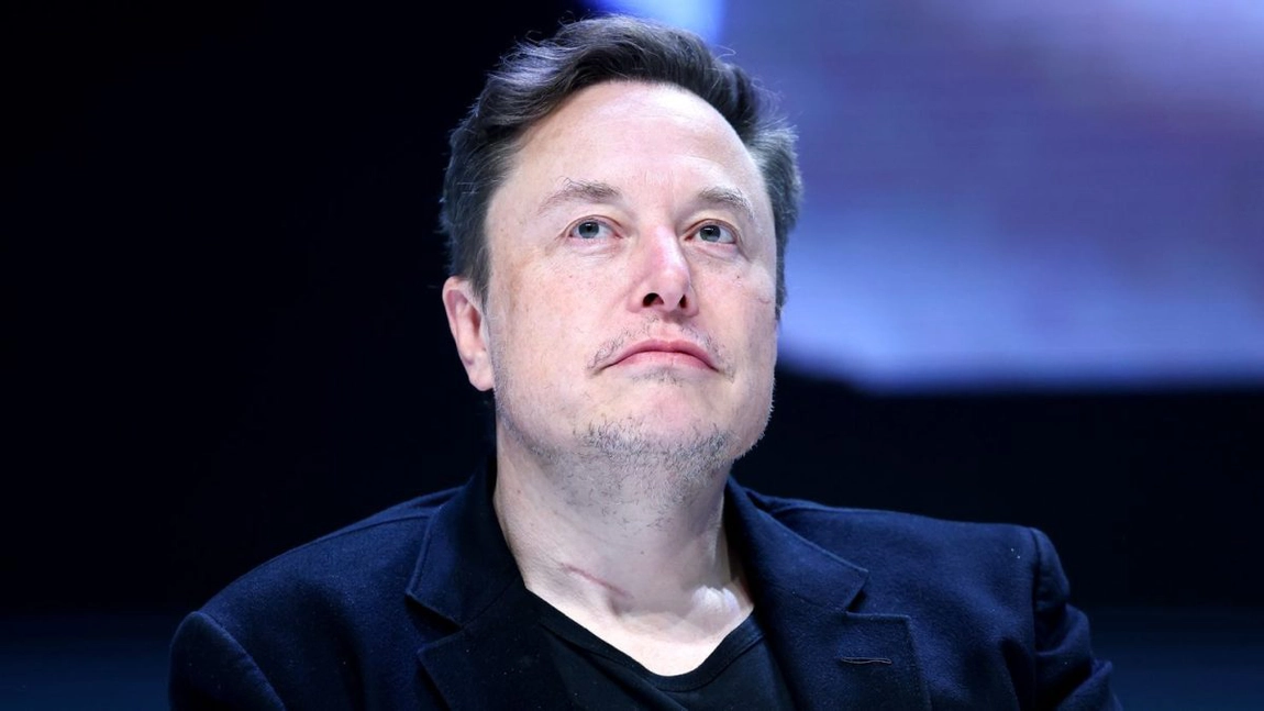 Serviciile Secrete Americane îl investighează pe Elon Musk. Acesta sugera că este ciudat că nimeni nu a încercat să îi asasineze pe Joe Biden sau pe Kamala Harris