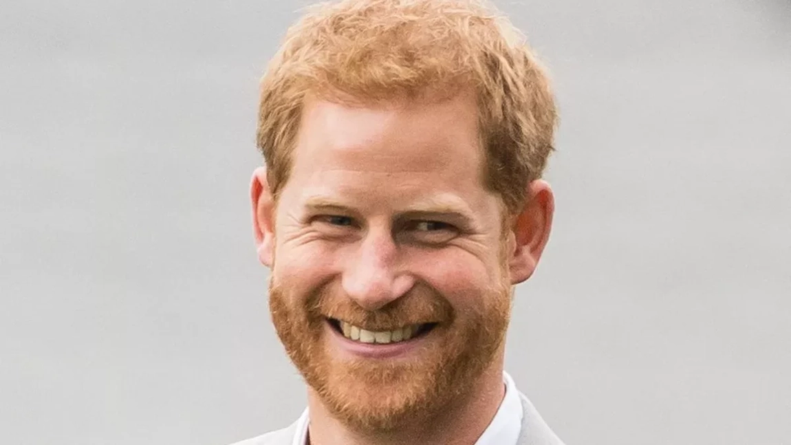 Fotografia folosită de Familia Regală britanică pentru a-i ura la mulţi ani Prinţului Harry stârnește un nou scandal