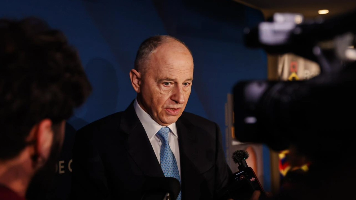 O mică firmă deținută de Dima Șamata, prietenul lui Mircea Geoană a reușit să-și crească cifra de afaceri de 25 de ori! A primit multe contracte de la MApN pe filiera NATO