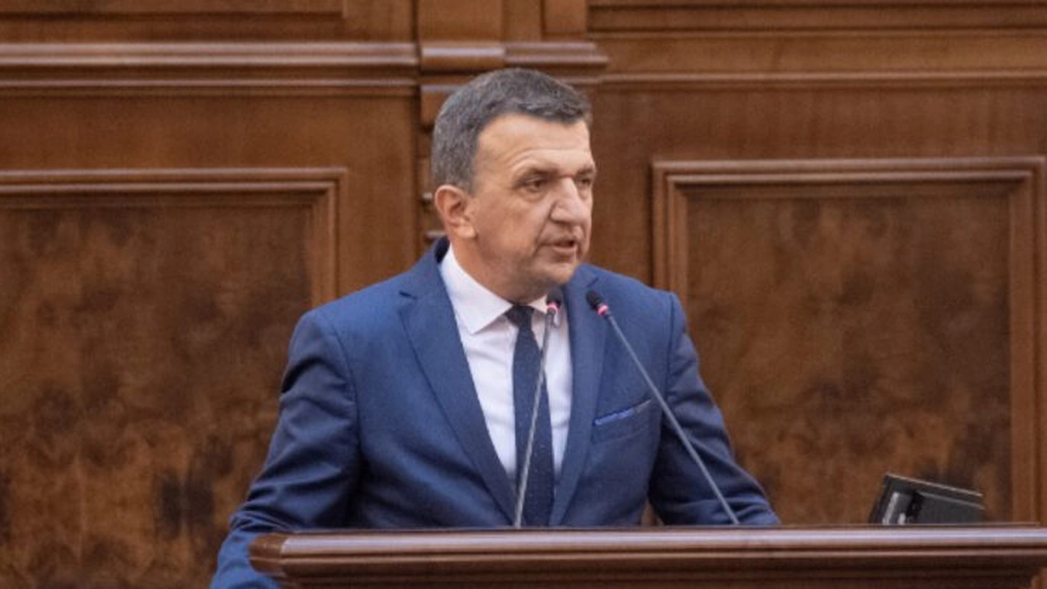 Senatorul Liviu Brătescu a demisionat din PNL. Acesta a fost nemulţumit că i s-a propus locul patru la Camera Deputaţilor