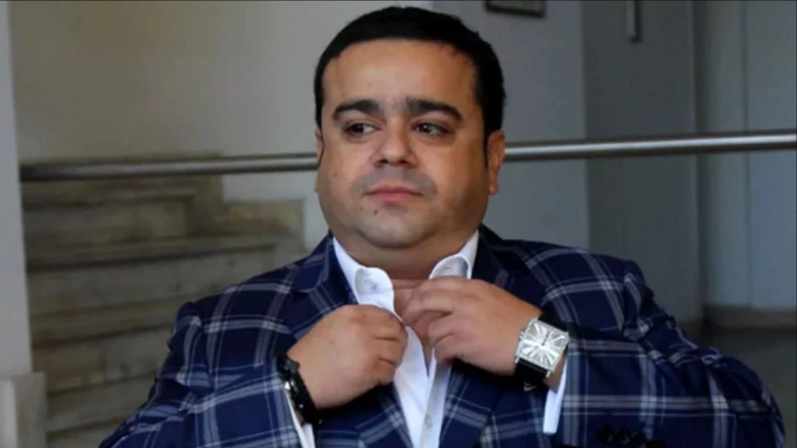 Adrian Minune, dat jos de pe scenă de patronul clubului care-l plătise să cânte. Cu ce a greșit manelistul