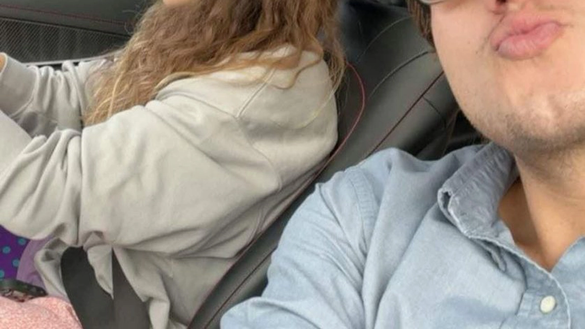 Fostul soț al lui Carmen Grebenișan s-a cuplat cu o prietenă de-ale influenceriței?! Alex Militaru a făcut totul public