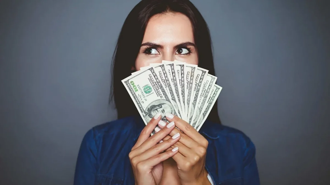 Prima țară care voia să renunțe la numerar s-a răzgândit: Motivul pentru care Banca centrală a Suediei dorește să mențină accesul la cash