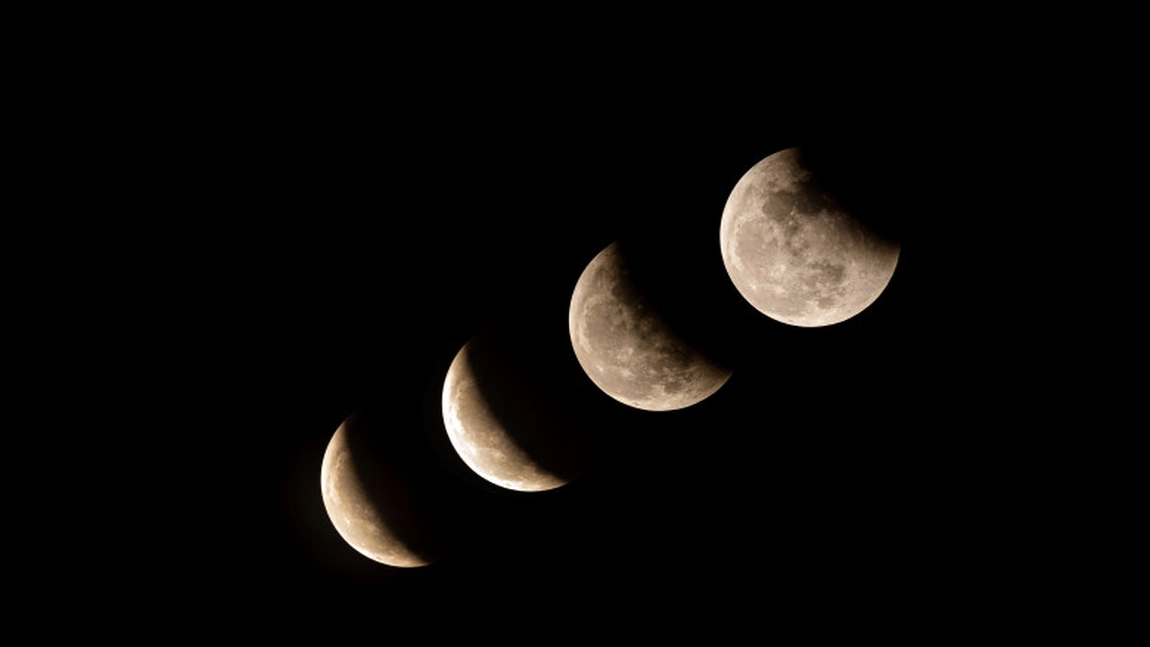 Eclipsa parțială de Lună din septembrie 2024, vizibilă în România. La ce oră poți observa fenomenul pe cer, conform astronomilor.