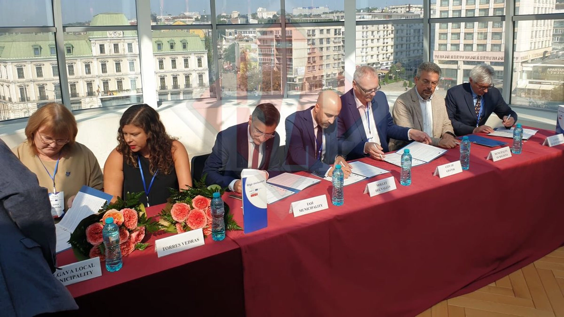 Primăria Iaşi alături de 24 de reprezentanţi ai Administraţiei Publice Locale din străinătate au semnat declaraţia drepturilor digitale