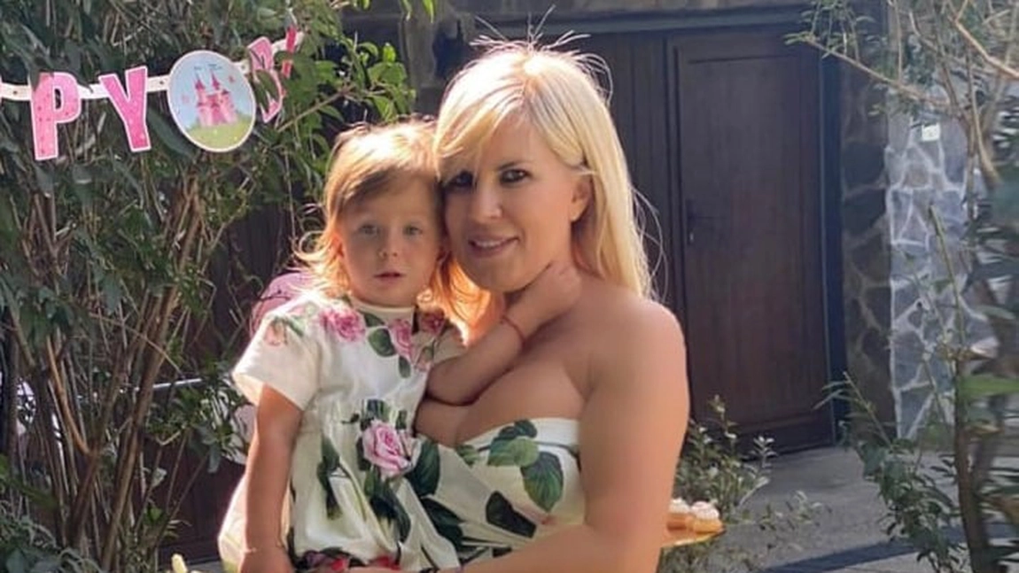 Elena Udrea cere încetarea procesului din dosarul Hidroelectrica, în care este acuzată că a primit o geantă cu 3,8 milioane de dolari