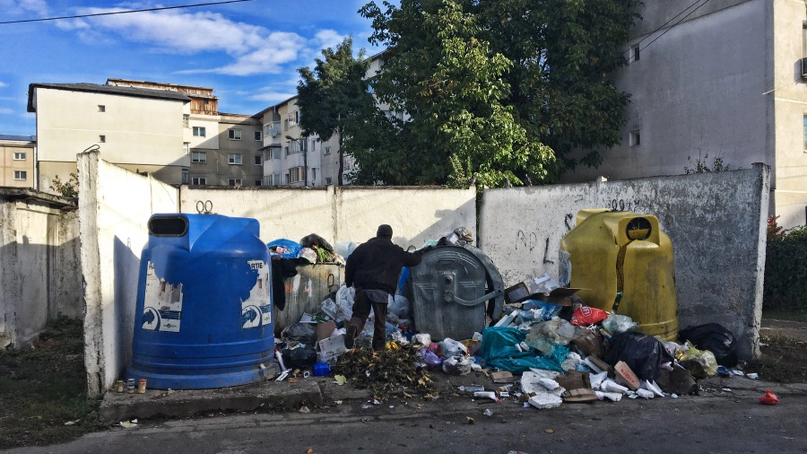Stare de alertă într-un oraș din România din cauză că gunoiul nu a mai fost ridicat