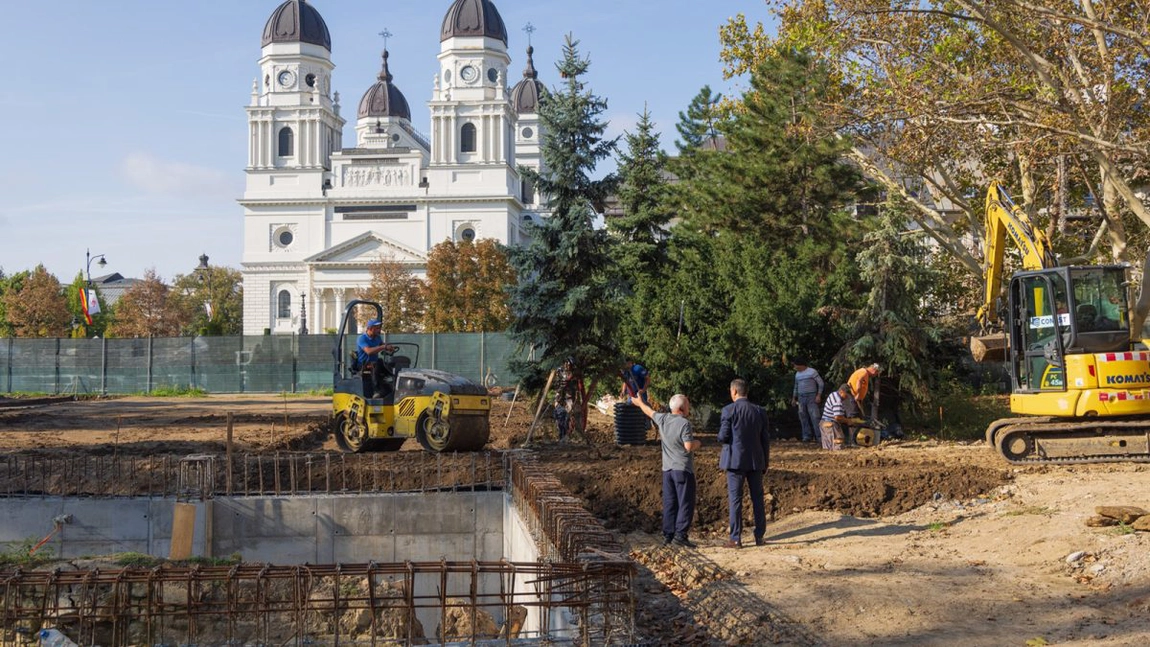 Teatru de vară și fântâni interactive vor fi construite în fața Teatrului Național „Vasile Alecsandri” din Iași! Care este termenul de finalizare a lucrărilor