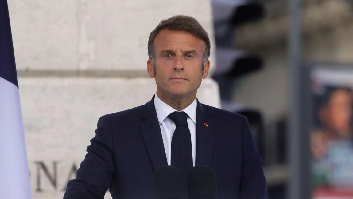 Întâlniri importante la Palatul Elysée: Președintele Macron trebuie să numească rapid un nou prim-ministru