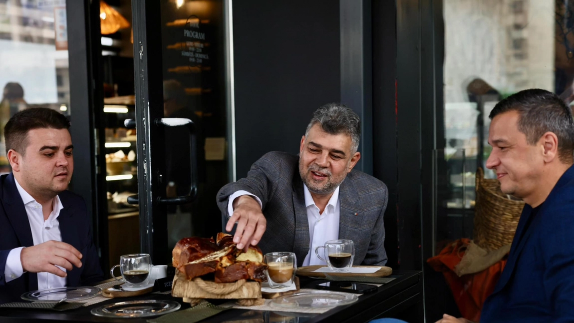 Marcel Ciolacu, vizită la Suceava: La plăcinte înainte și la treabă înapoi! Premierul a dat covrigii pe cozonac și poale-n brâu