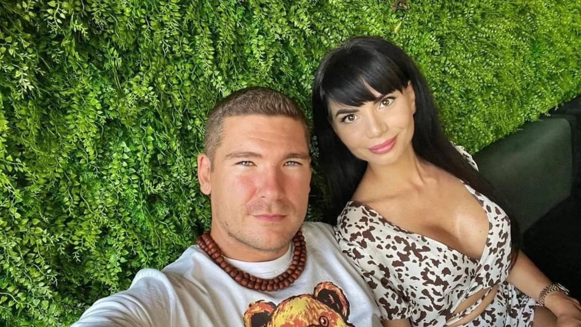 Din ce face bani Orianda, soţia lui Călin Donca. „Trăim o viaţă ca şi regii de acum 200 de ani!”