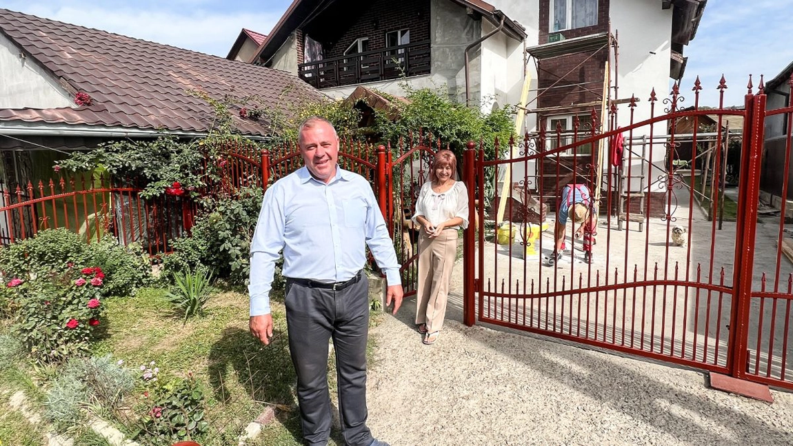Povestea impresionantă a unei familii, din Iași. Viața soților Paliciuc s-a schimbat radical, în urmă cu 2 ani, iar acum au ajuns să aibă 7 copii. „Ne dorim mai mulți, nu contează câți”
