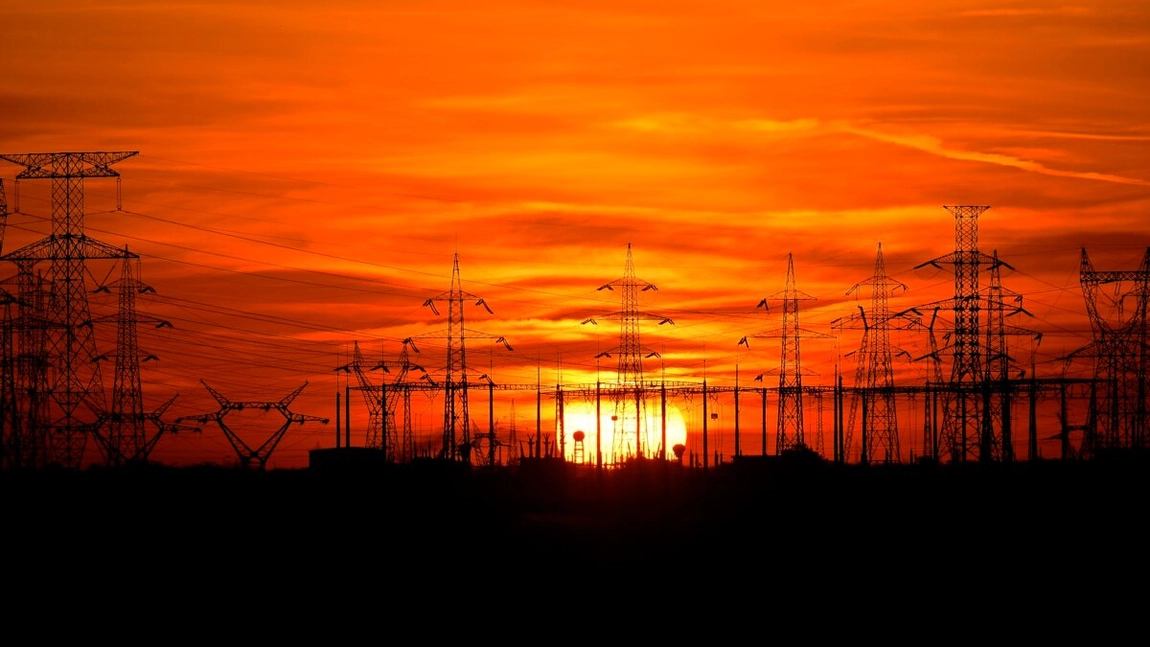 România importă vara energie scumpă și exportă iarna la prețuri derizorii! Iată paradoxul