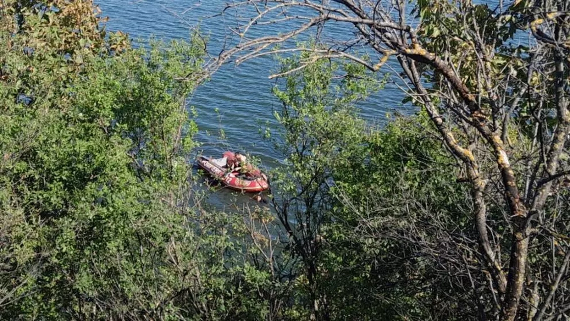 Un tânăr a decedat după ce mașina sa a plonjat în lacul Pantelimon. Eforturile salvatorilor de a-l resuscita au fost fără rezultat