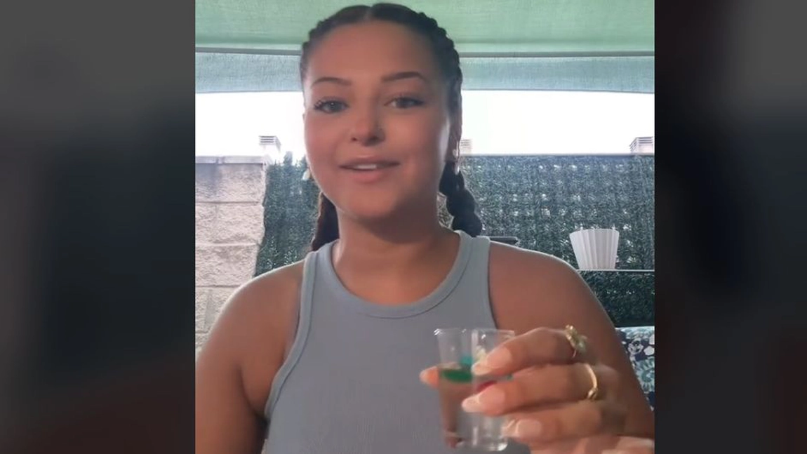 Țuica românească este recunoscută la nivel internațional! O tânără din Spania, virală pe TikTok după ce a băut pălincă!