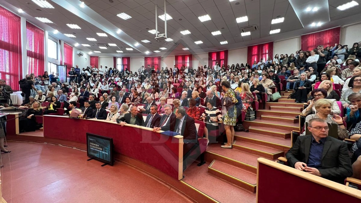 UMF Iași a dat startul noului an universitar 2024-2025. Peste 10.000 de studenți revin la cursuri