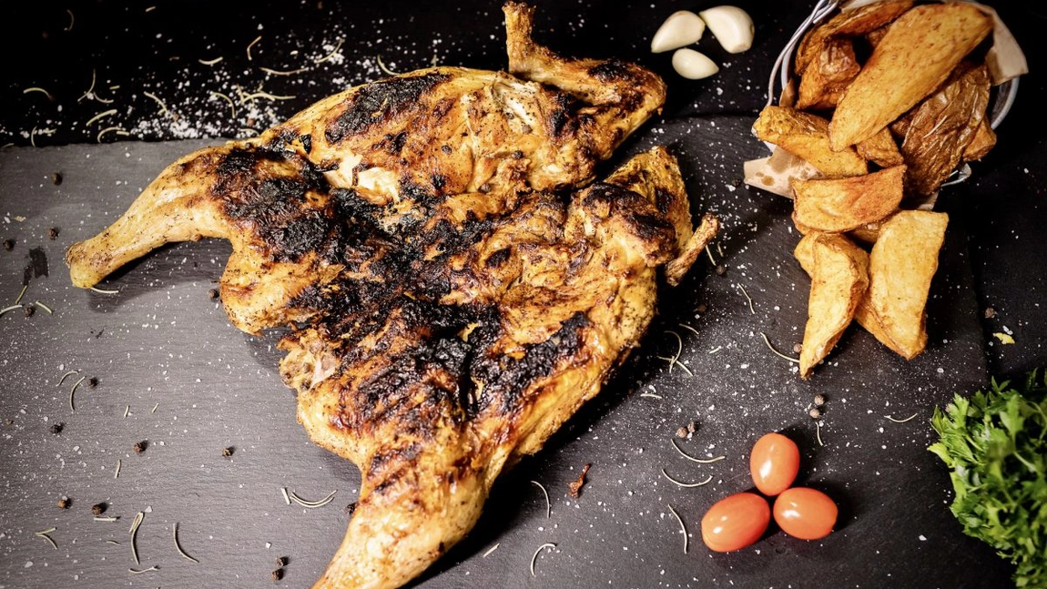 O metodă delicios de rapidă prin care poți să prepari un pui pe jar!