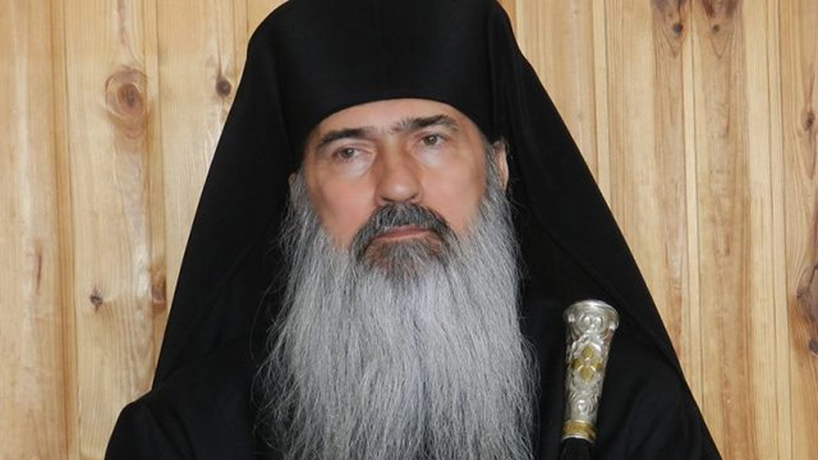 Arhiepiscopul Tomisului a găsit soluția pentru slăbit: Metania este un exerciţiu fizic binefăcător!