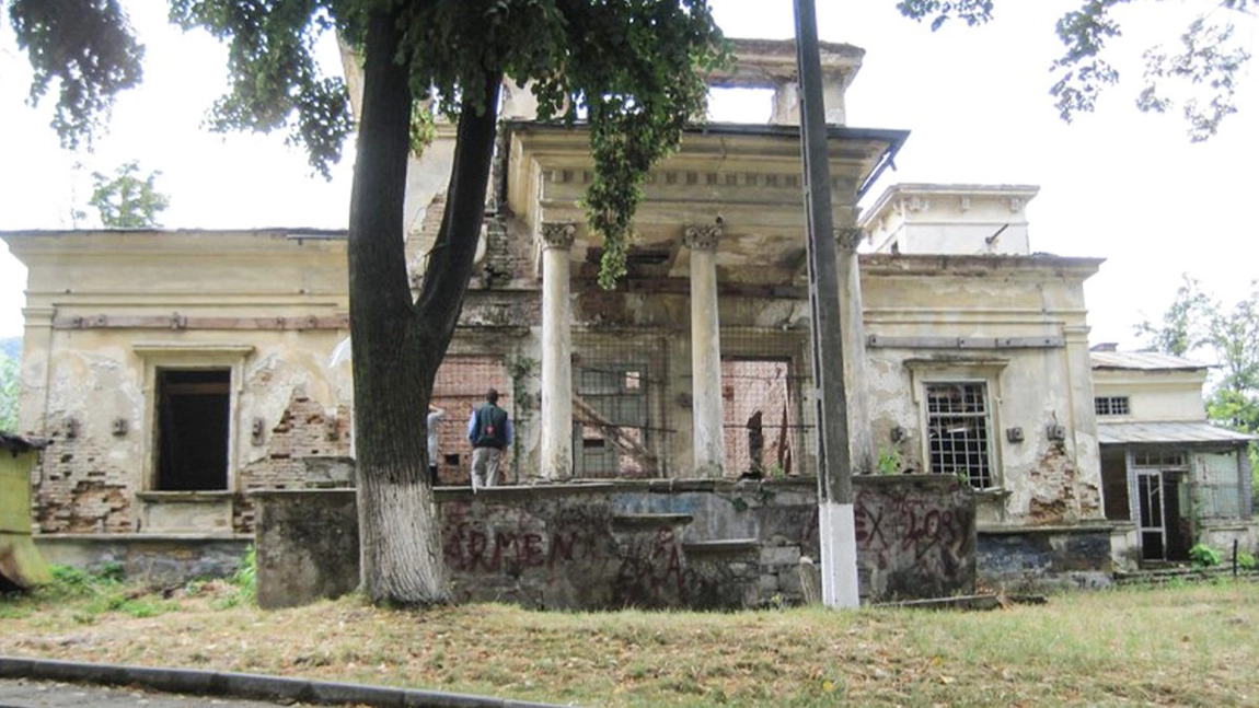 Casa Roset-Catargiu, un important monument istoric din Iași, rămâne în paragină! Nicio firmă nu a fost interesată de contractul privind restaurarea
