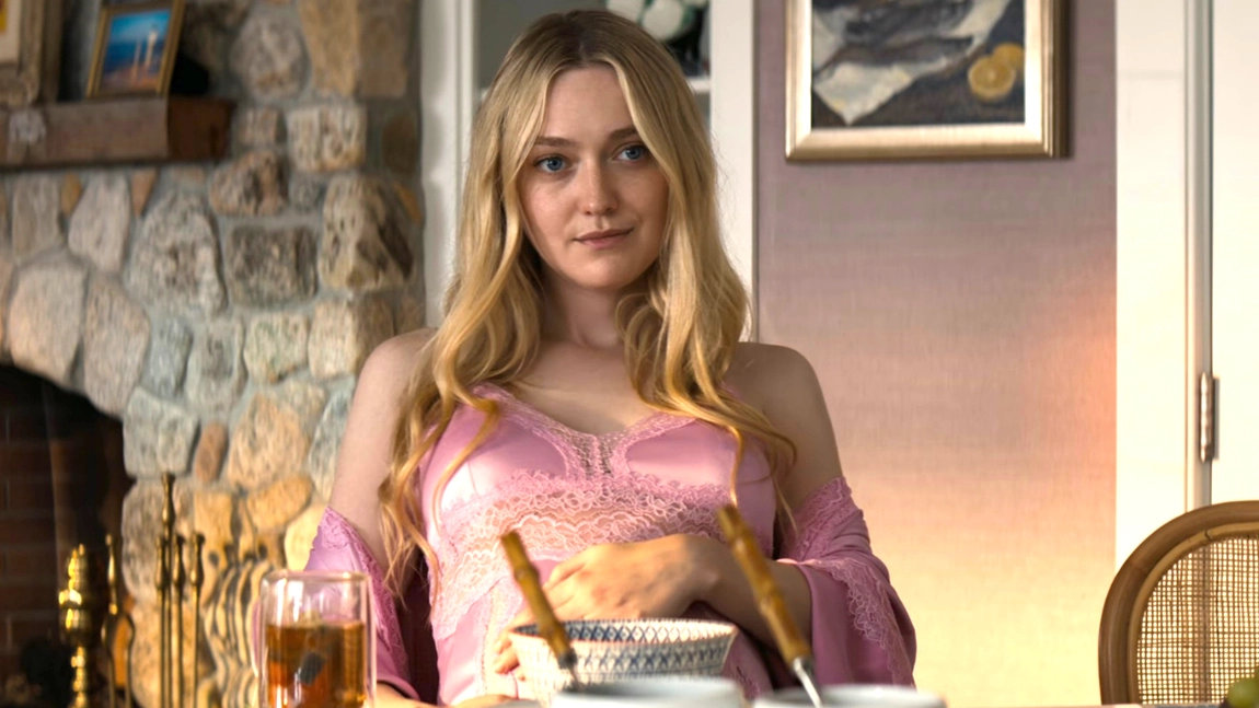 Dakota Fanning spune că a evitat capcana tabloidelor. Actrița din „Perfect Couple” a început să joace de la 5 ani