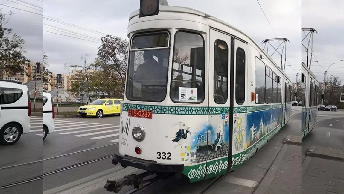 Campania „Donează un tramvai de cărți!” a revenit la Iași. Cărțile vor ajunge la copiii din mediul rural