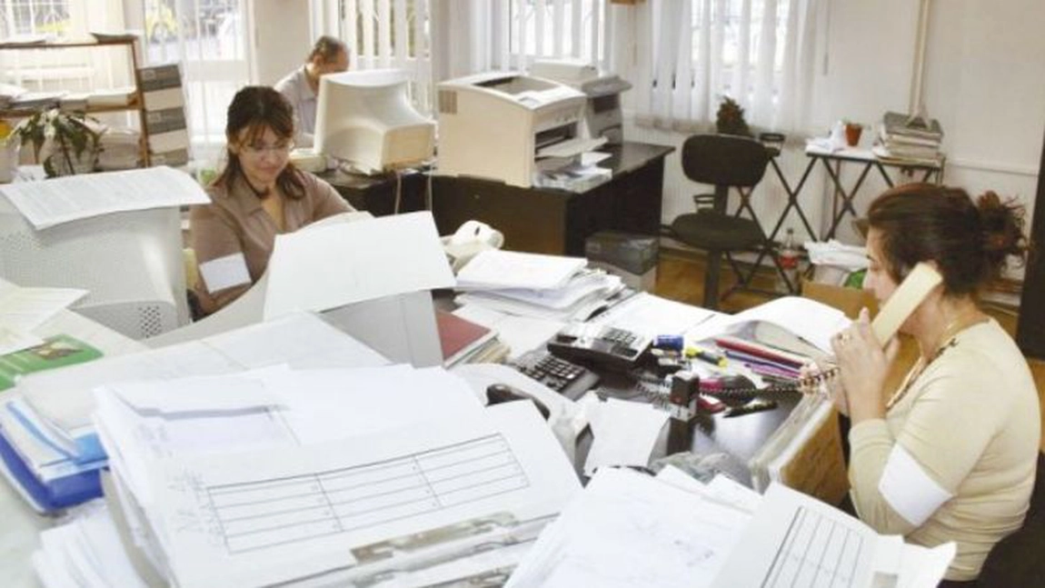 Vești proaste date de guvernanți: Se taie salariile bugetarilor!
