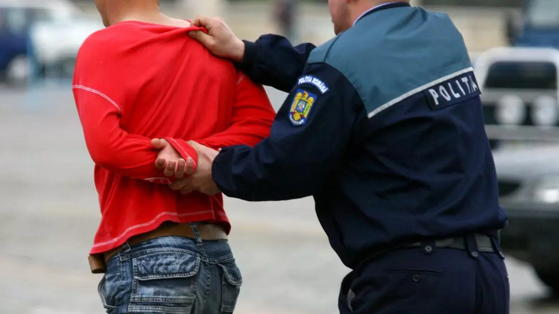 Doi tineri au fost arestați după o bătaie la Țibana! Un bărbat a căzut secerat după loviturile primite