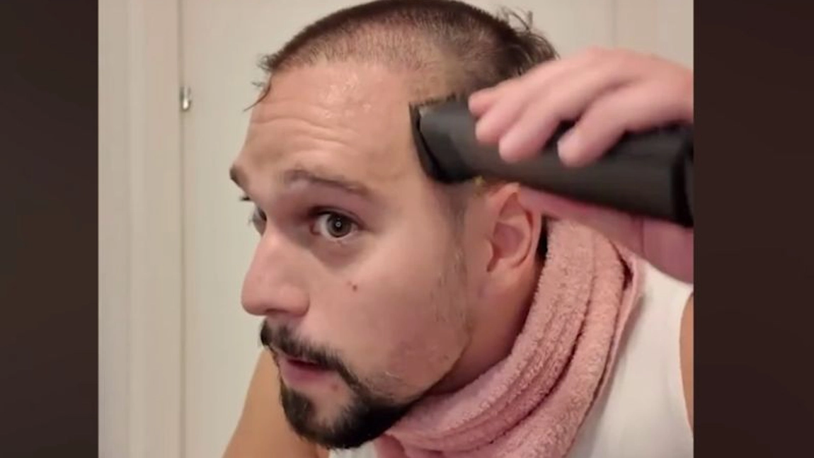 Vlad Gherman a trebuit să se tundă zero! De ce ajunge pe mâna medicilor