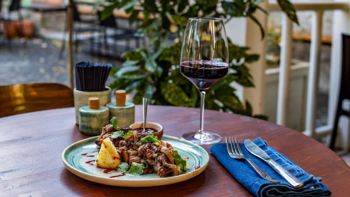Poți să fii amendat dacă nu mănânci tot din farfurie la restaurant