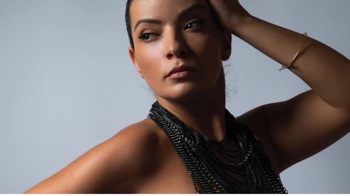 Anca Dinicu, noi fotografii cu burtica de gravidă! Cum s-a prezentat actrița alături de tatăl copilului