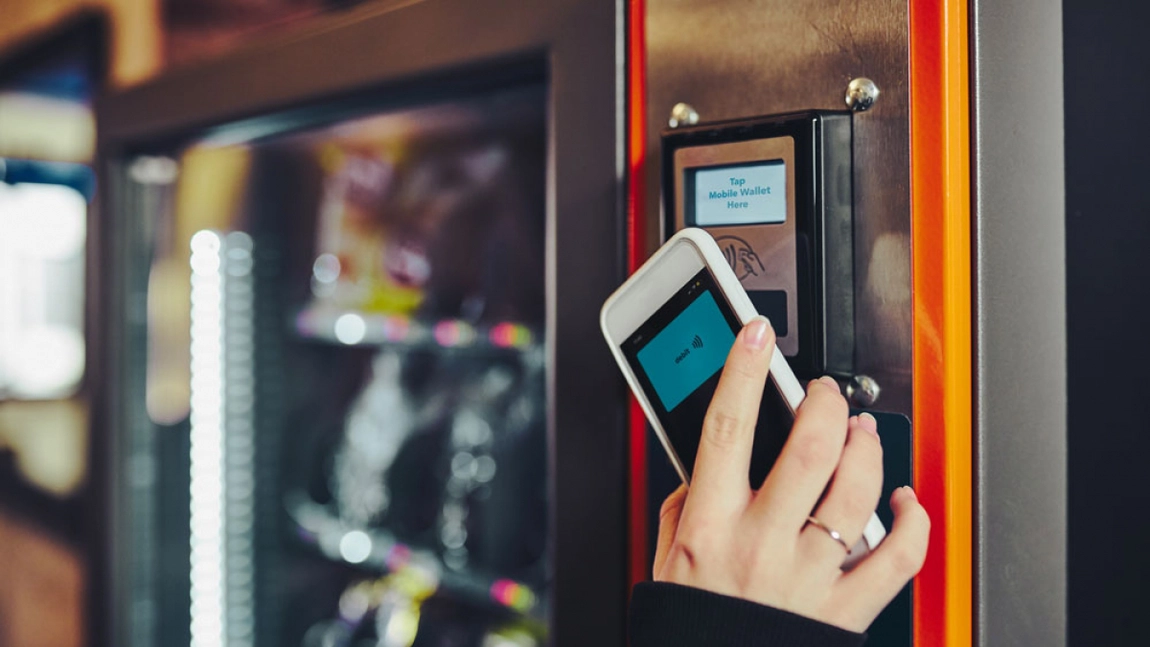 Automatele de cafea și spălătoriile auto trebuie să elibereze bon fiscal! Legea a intrat în vigoare de la 1 octombrie 2024