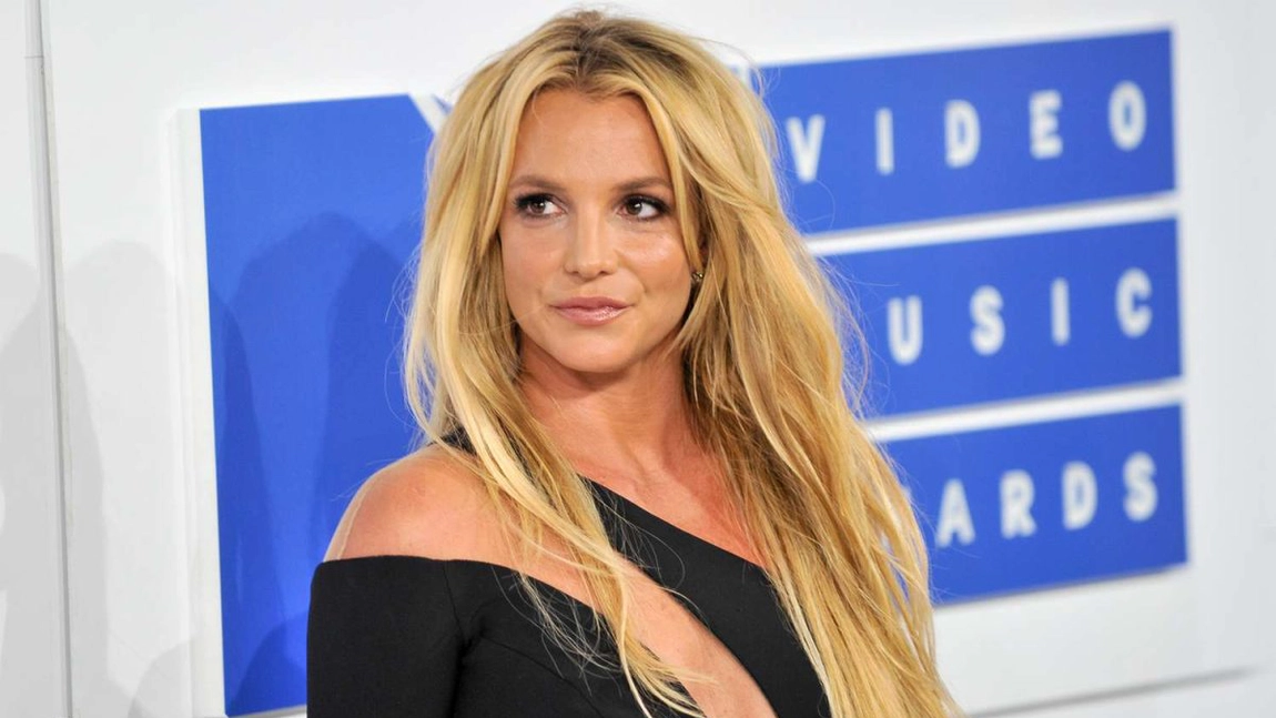 Britney Spears, incident terifiant în fața șemineului: „Mi-au luat foc genele, sprâncenele și îmi sfârâia tot părul”