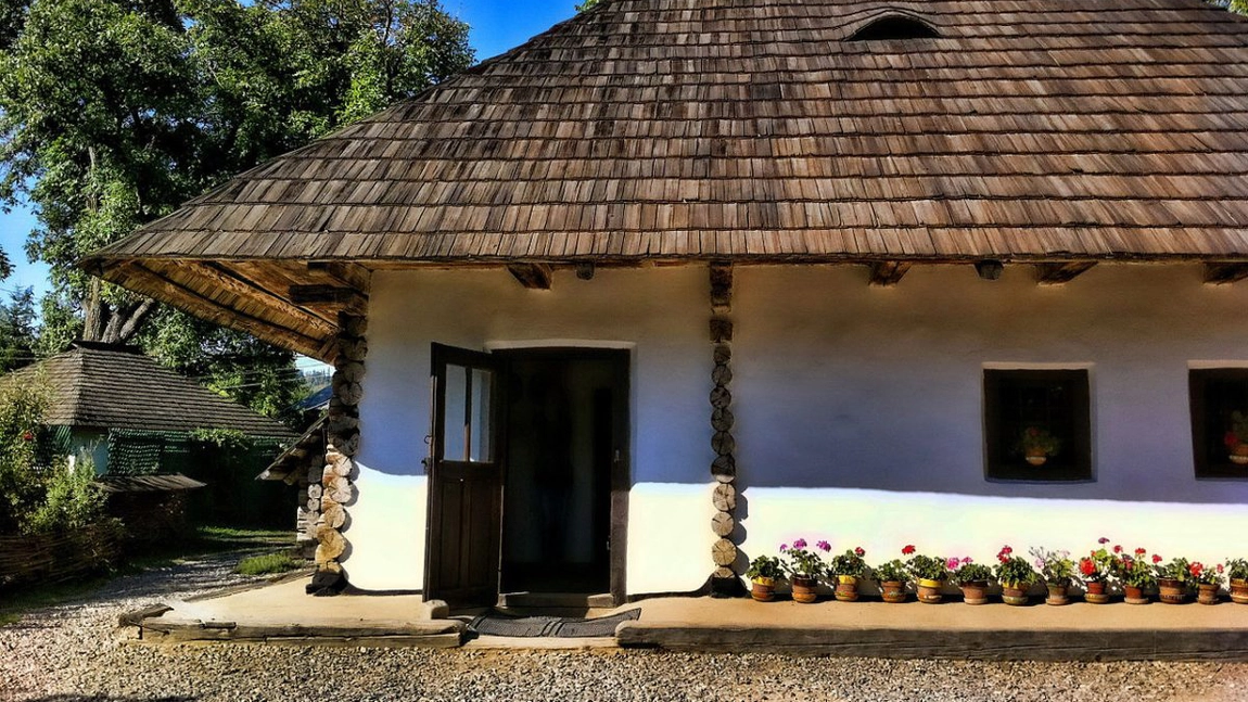 Cea mai vizitată casă veche din România! Turiștii rămân fără cuvinte când ajung aici