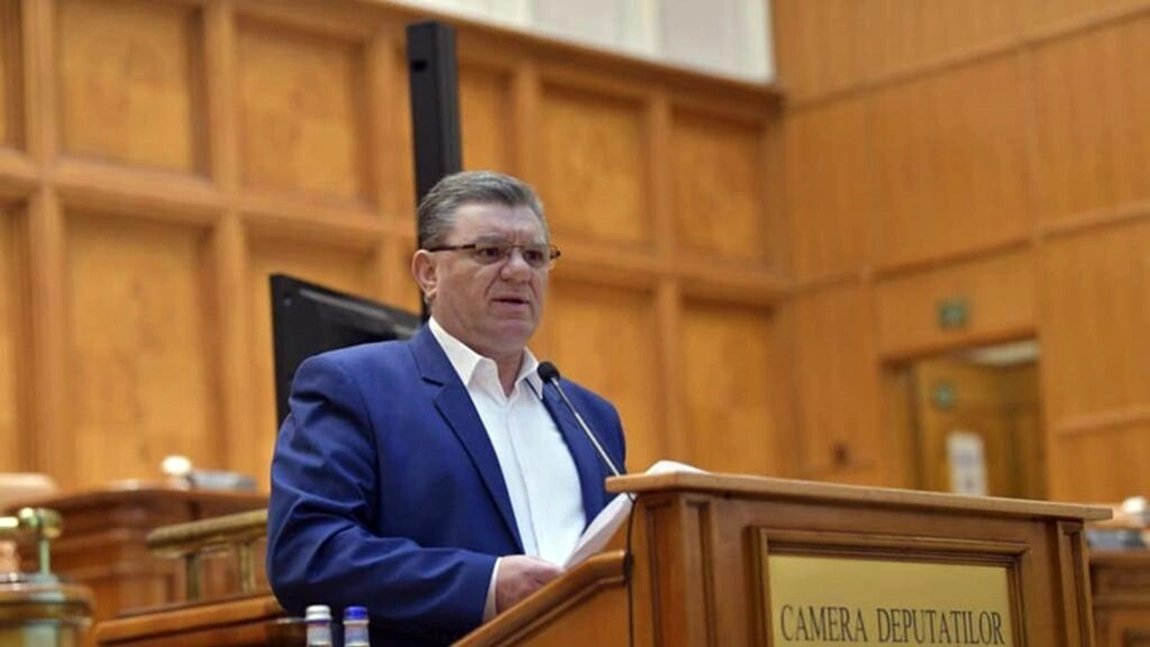 Protest în Piaţa Victoriei de Ziua Armatei Române. Dumitru Coarnă, candidat S.O.S. România la Alegerile Parlamentare 2024: „În România sunt batjocoriți militarii!”