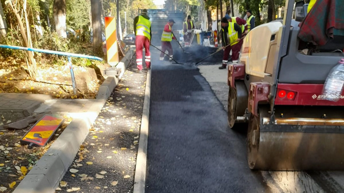 Încă două străzi din Iași intră în reparații! Iată cât timp va fi restricționat traficul