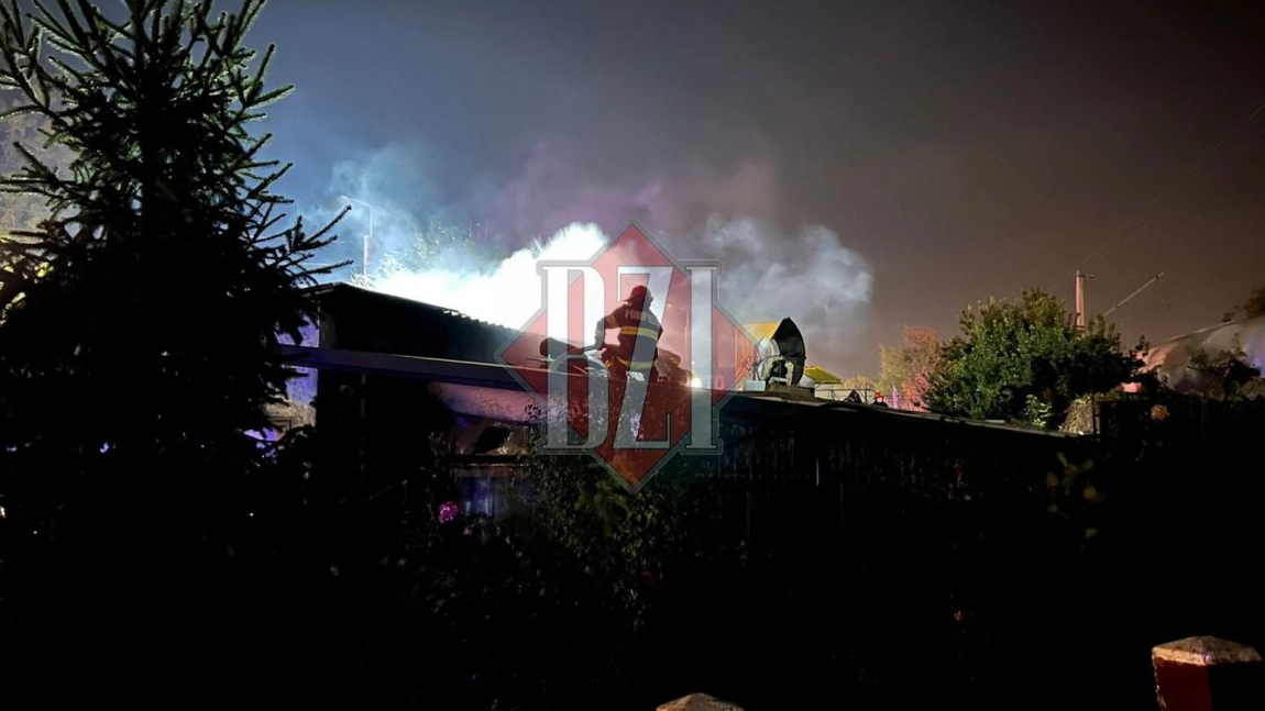 Incendiu devastator la cel mai cunoscut restaurant grecesc din Iași. Pompierii se luptă cu flăcările - EXCLUSIV, UPDATE