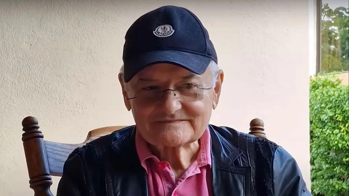 Irinel Columbeanu, ajutat cu bani de patronul azilului. Pensia nu-i ajunge să plătească taxa la cămin