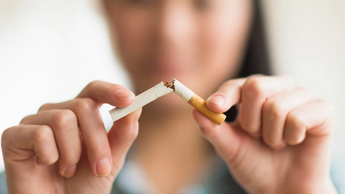 Leacuri bătrânești pentru fumat. Cum poți să scapi de fumat cu ajutorul sunătoarei