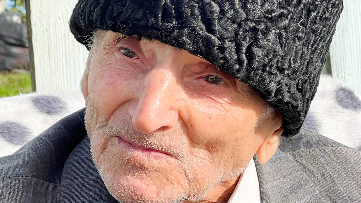 Dumitru Andriescu are 100 de ani și a fost copil de trupă în cel de-Al Doilea Război Mondial! Deși a săpat tranșee și și-a riscat viața, nu primește niciun leu de la statul român!