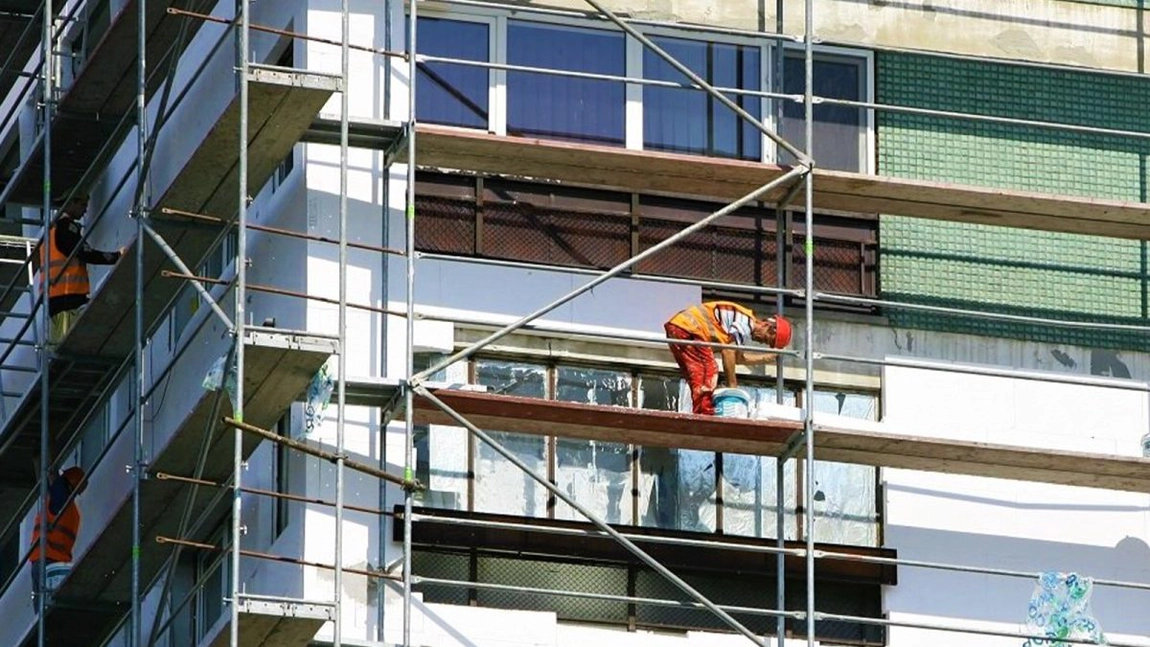 Două clădiri rezidențiale multifamiliale din Iași vor fi consolidate seismic și renovate energetic! Proiectul valorează peste 5,9 milioane de lei