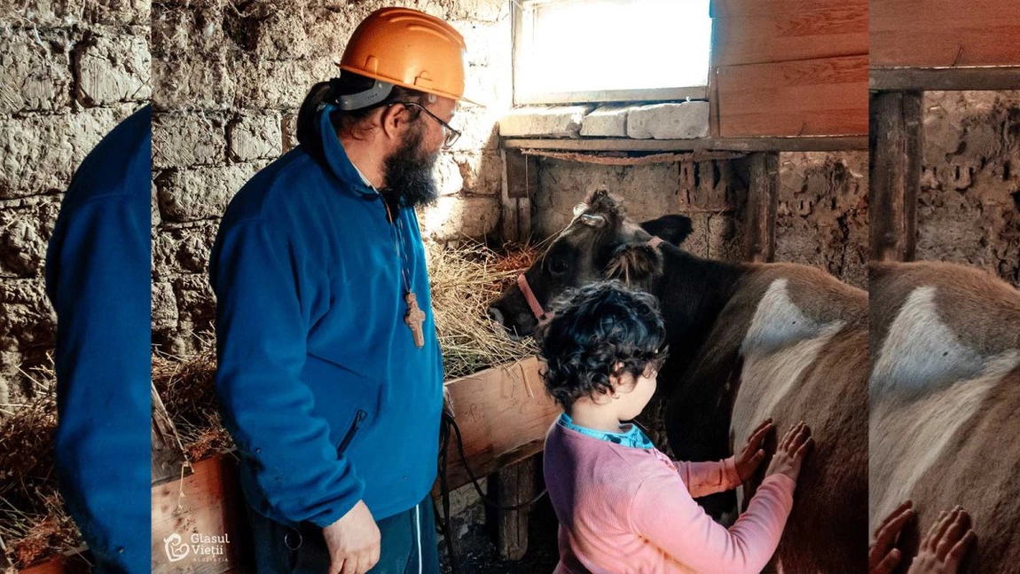 Părintele Dan Damaschin organizează o expoziție de icoane cu vânzare. Banii strânși vor veni în ajutorul unei fetițe din Iași, diagnosticată cu leucemie