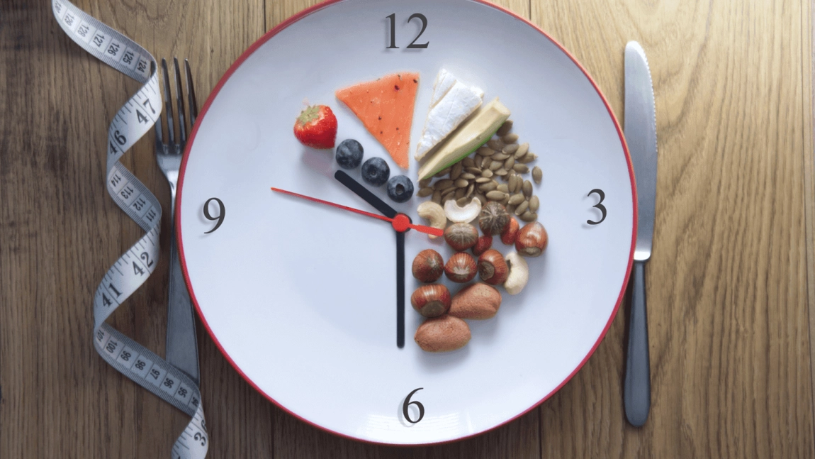 Idei de meniu pentru postul intermitent! Slăbește fără să renunți la alimentele tale favorite!