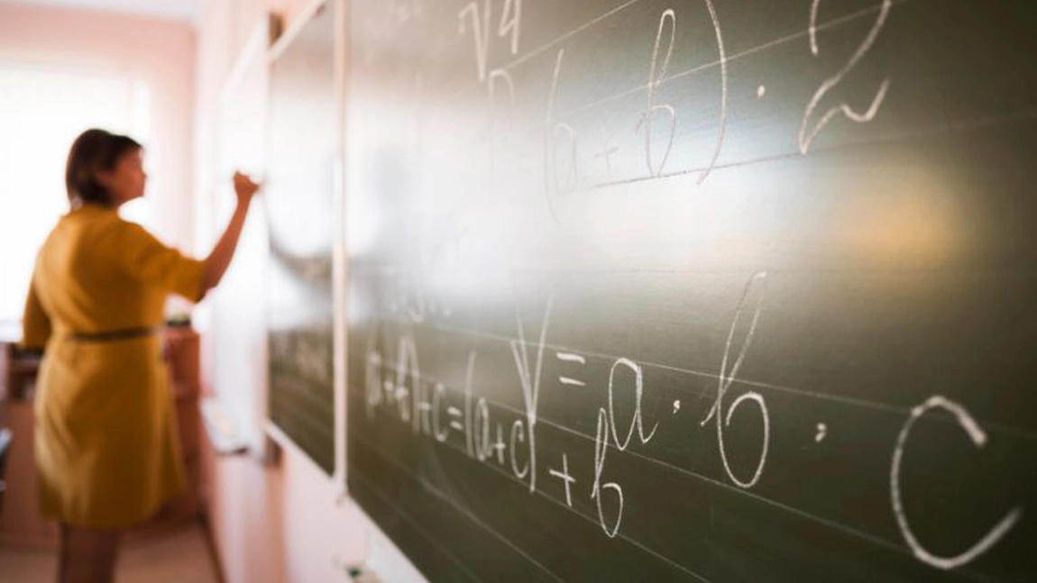 Se dau prime de carieră didactică pentru a-i convinge pe profesori să rămână în sistem!