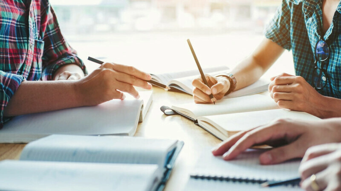 Reguli noi pentru profesorii care fac meditații în privat cu elevii! Ministrul Educației a făcut anunțul