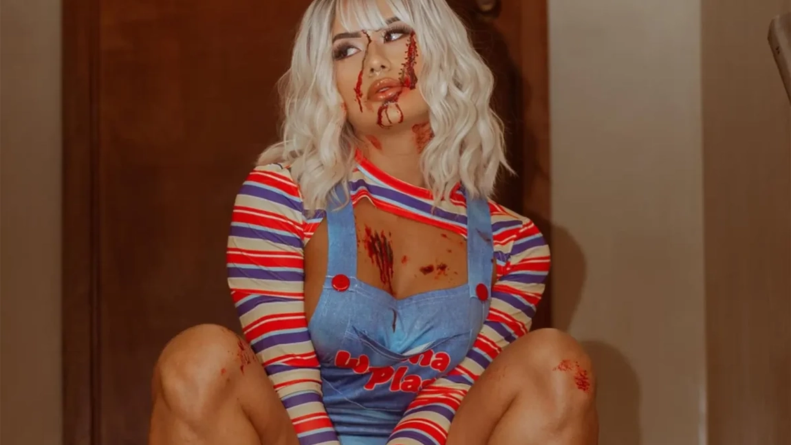 Scandal sângeros de Halloween! Regina frumuseții poartă un costum controversat și dezgustă internetul