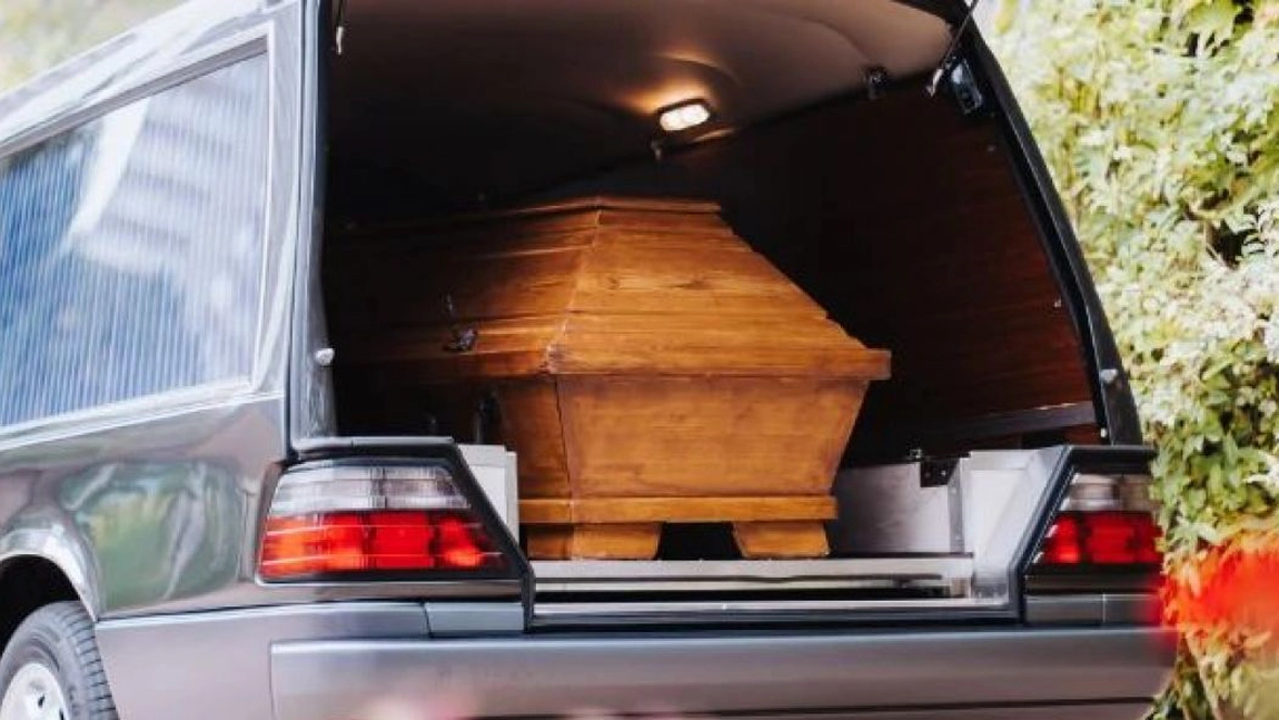 Românii decedați în străinătate vor fi repatriați pe banii statului