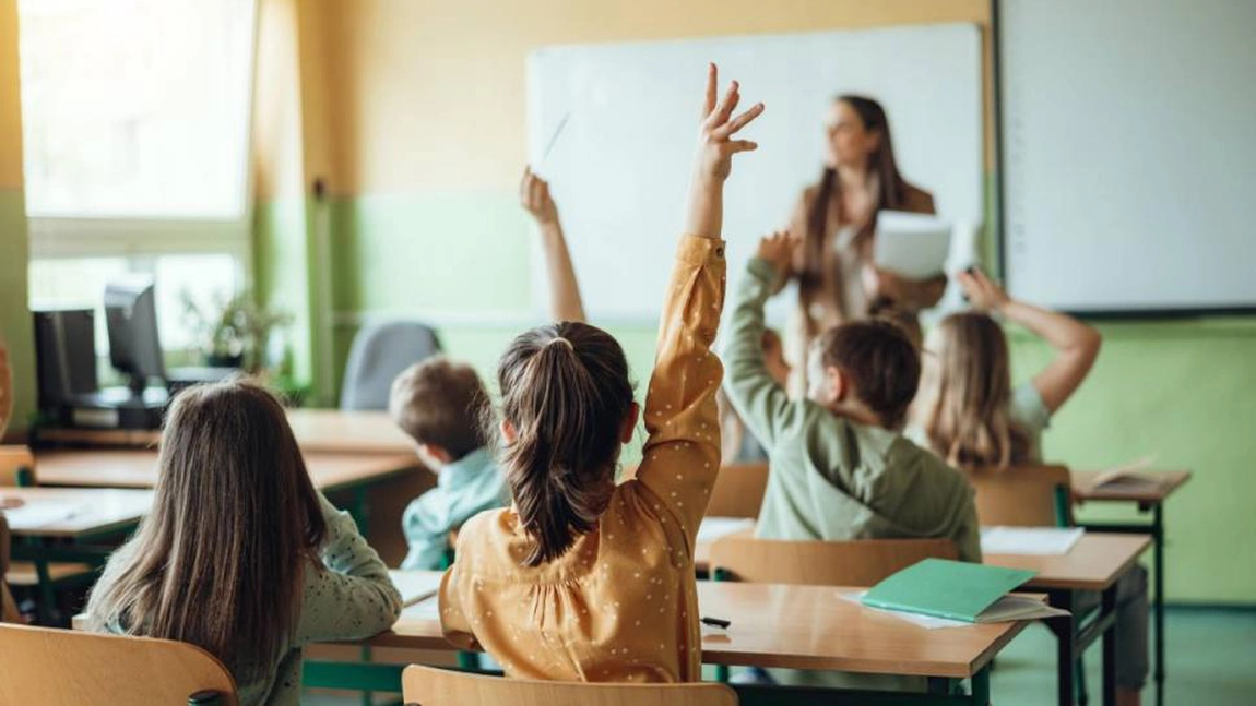 Noi schimbări în sistemul de învățământ! Ce trebuie să știe educatorii, învățătorii și profesorii