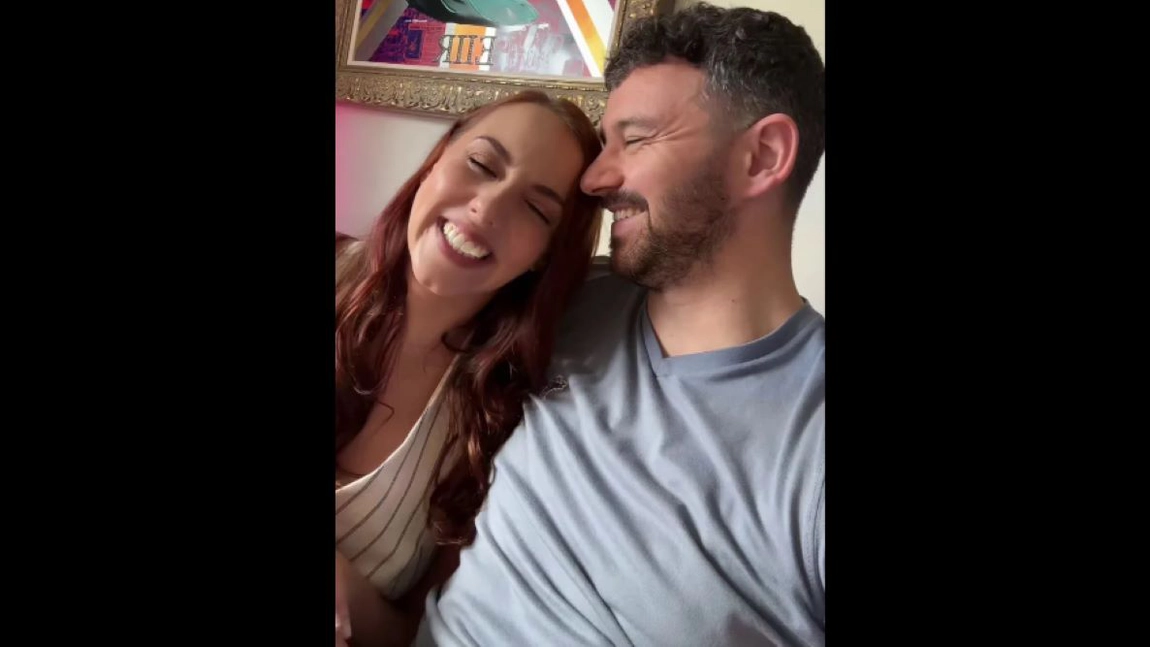 Au transformat totul într-o afacere! Soț și soție organizează și participă la orgii sexuale împreună!