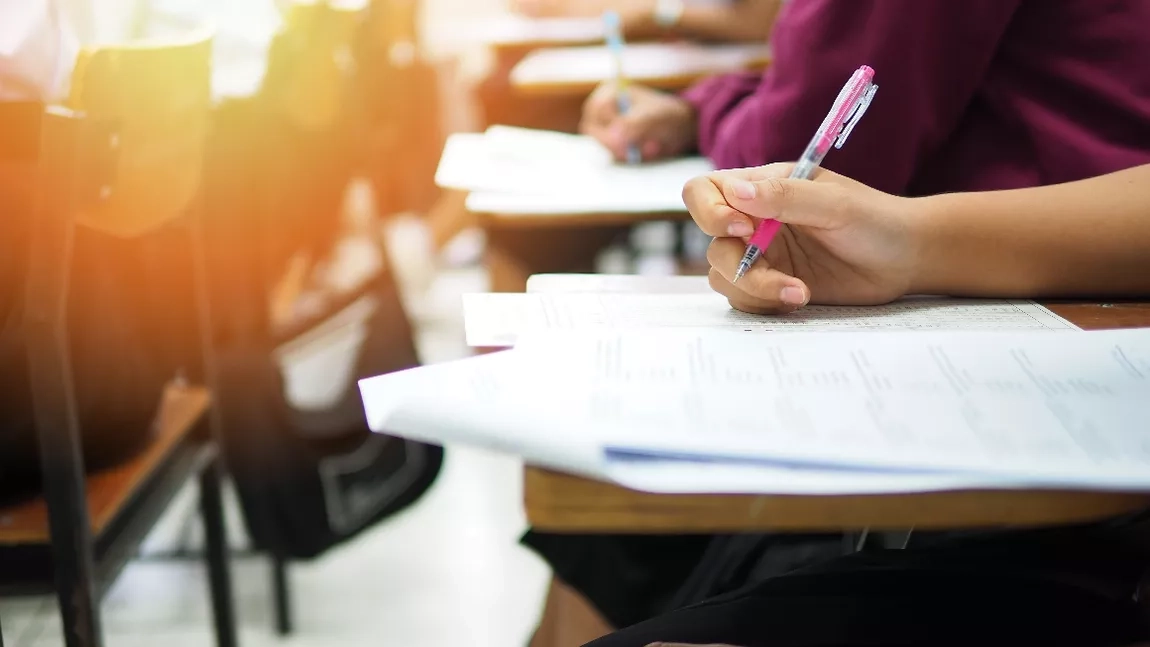 Acești elevi pot primi 8.000 de lei de la stat! Și profesorii vor fi recompensați